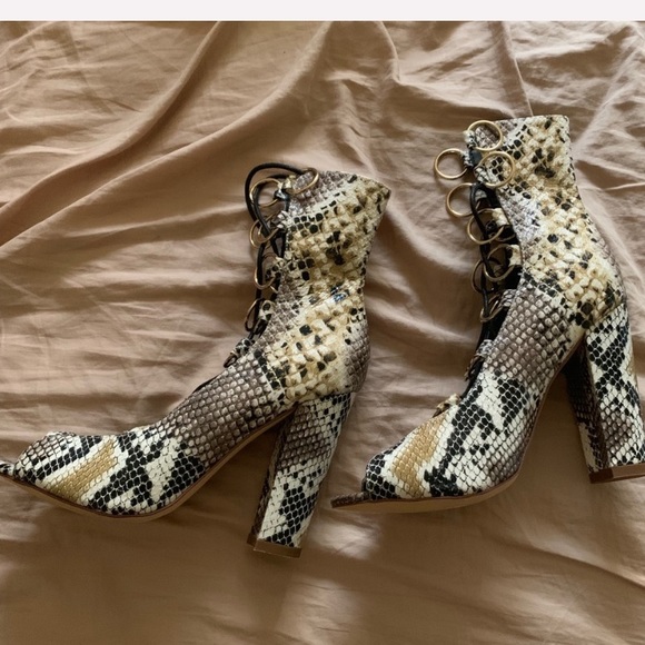 Python heels 😱✨🐍 ✨ - Picture 6 of 6